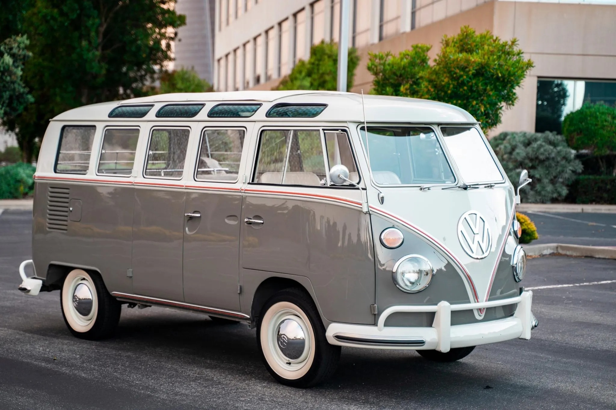 1966 Volkswagen Type 2 Deluxe 21-Window Samba